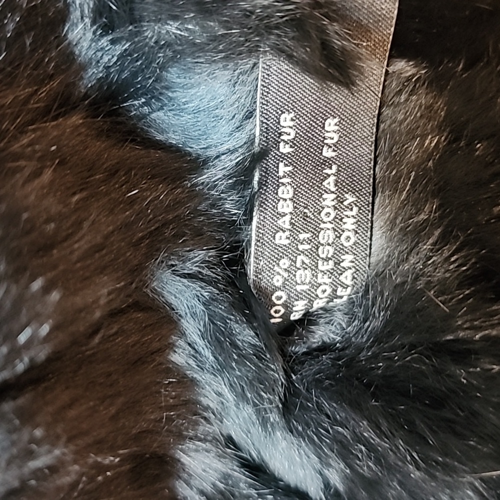 Valerie Stevens 100% Rabbit Ruffle Scarf - Picture 7 of 9